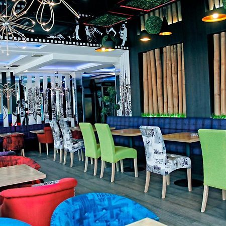 Hotel Estrada Lux Belgrad Zewnętrze zdjęcie