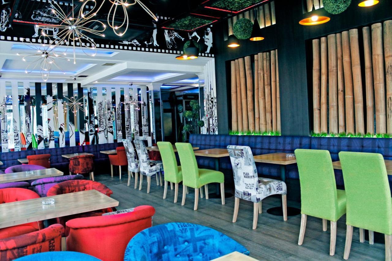 Hotel Estrada Lux Belgrad Zewnętrze zdjęcie