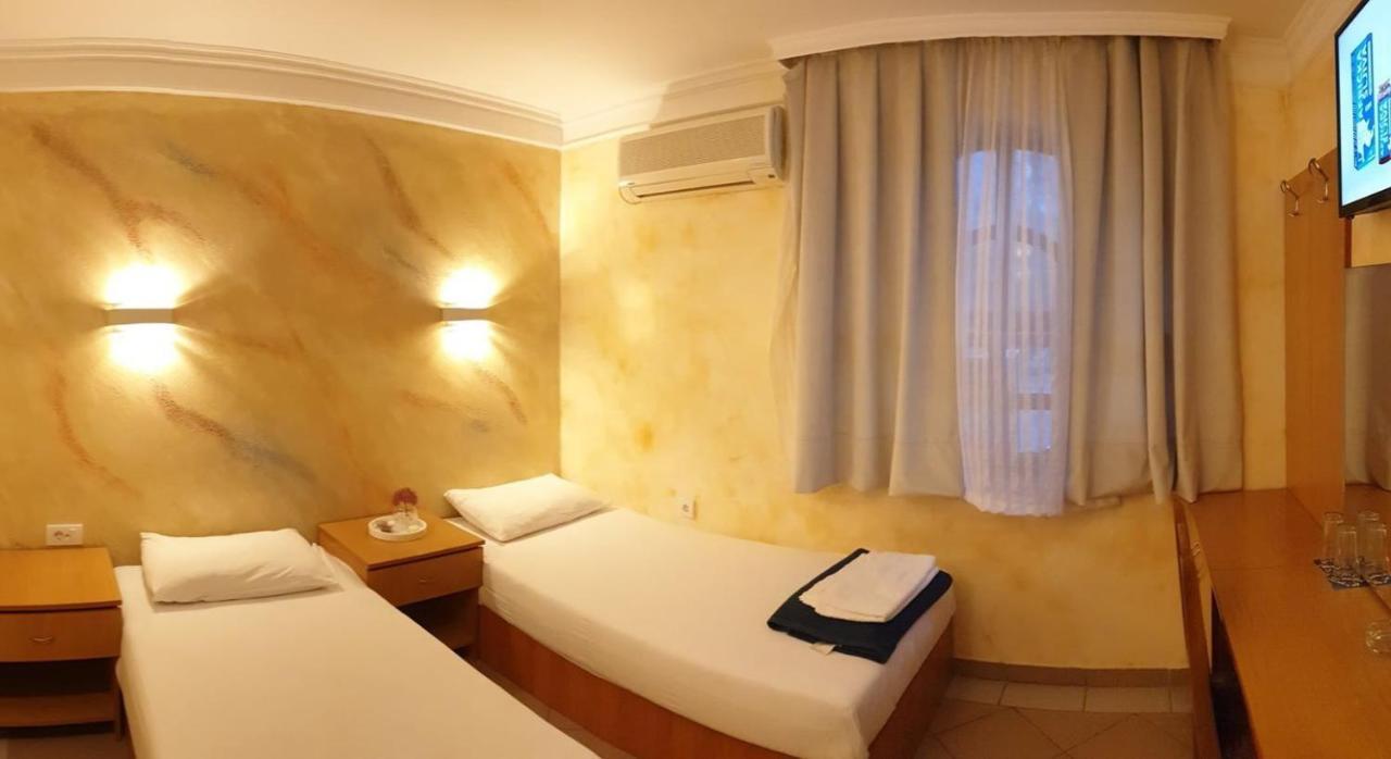 Hotel Estrada Lux Belgrad Zewnętrze zdjęcie